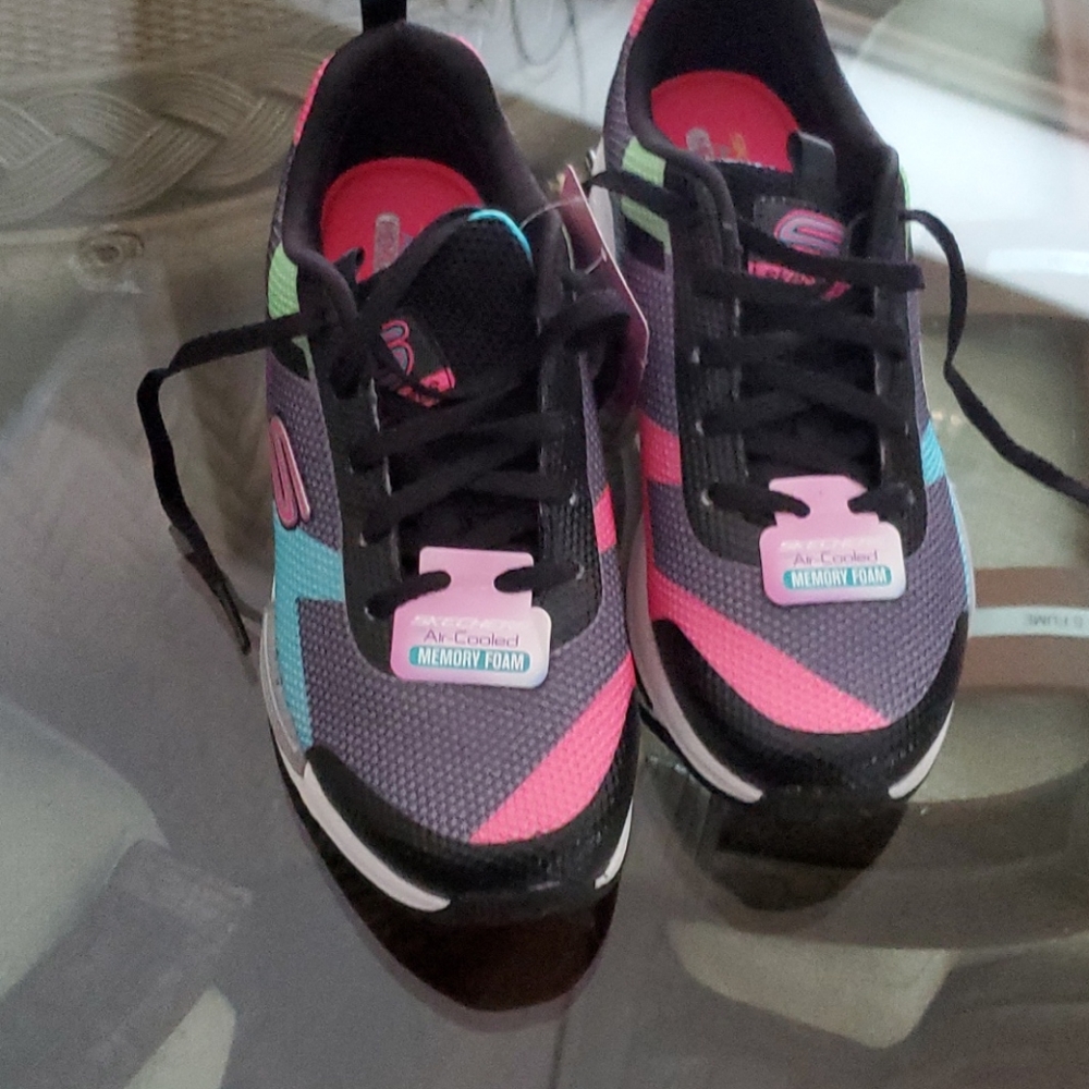Sketchers Shoes NWT
